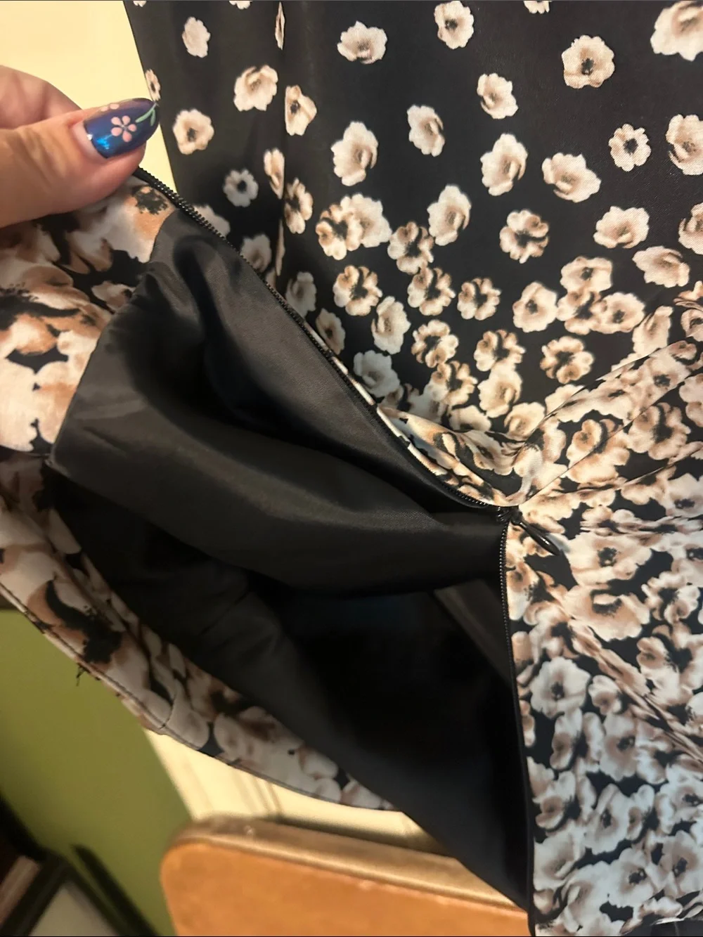 New York & Company Black Pencil Skirt Size 12 with Floral Gradient